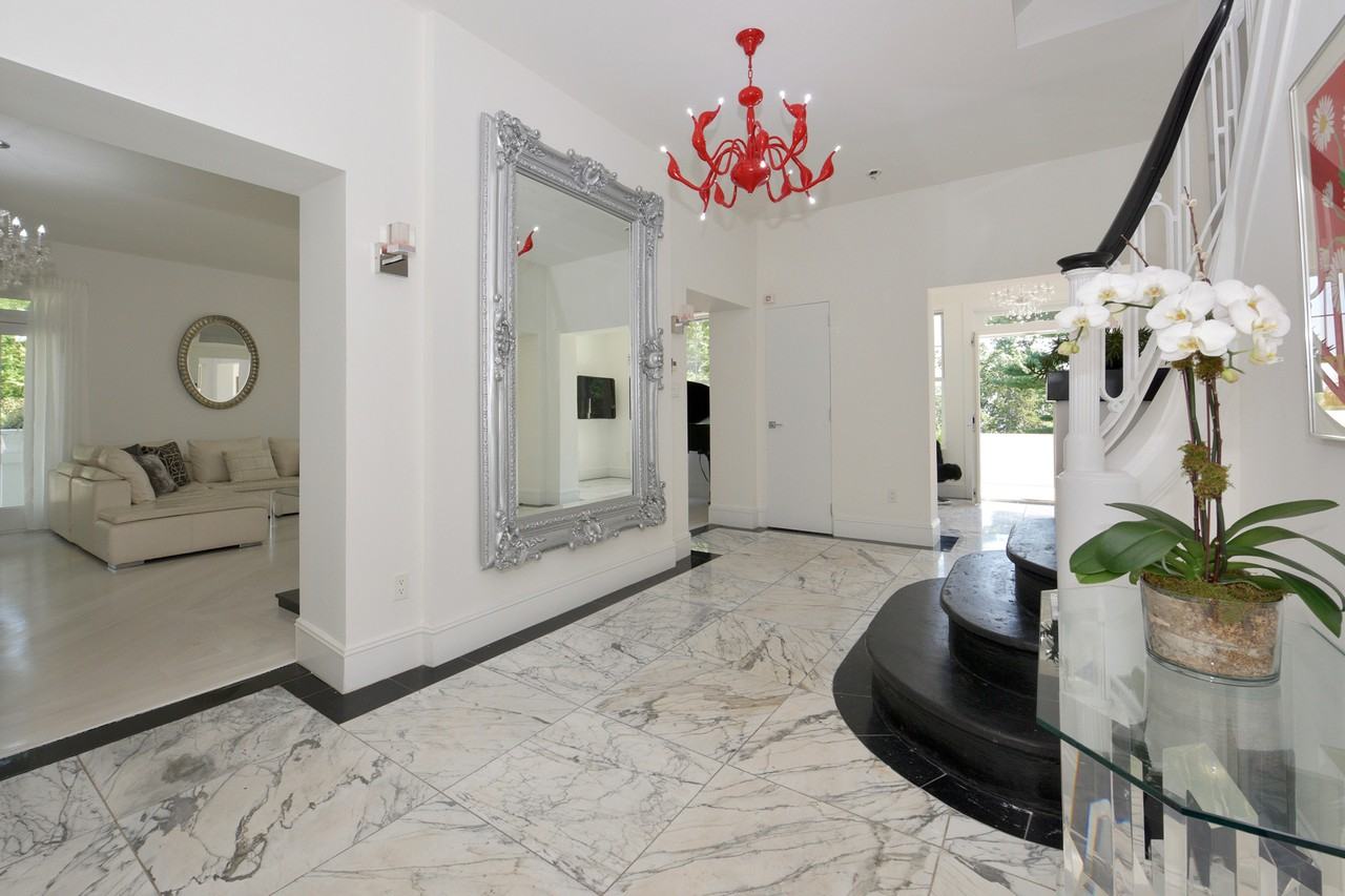 1475 Roosevelt Place - Photo 3 of 30