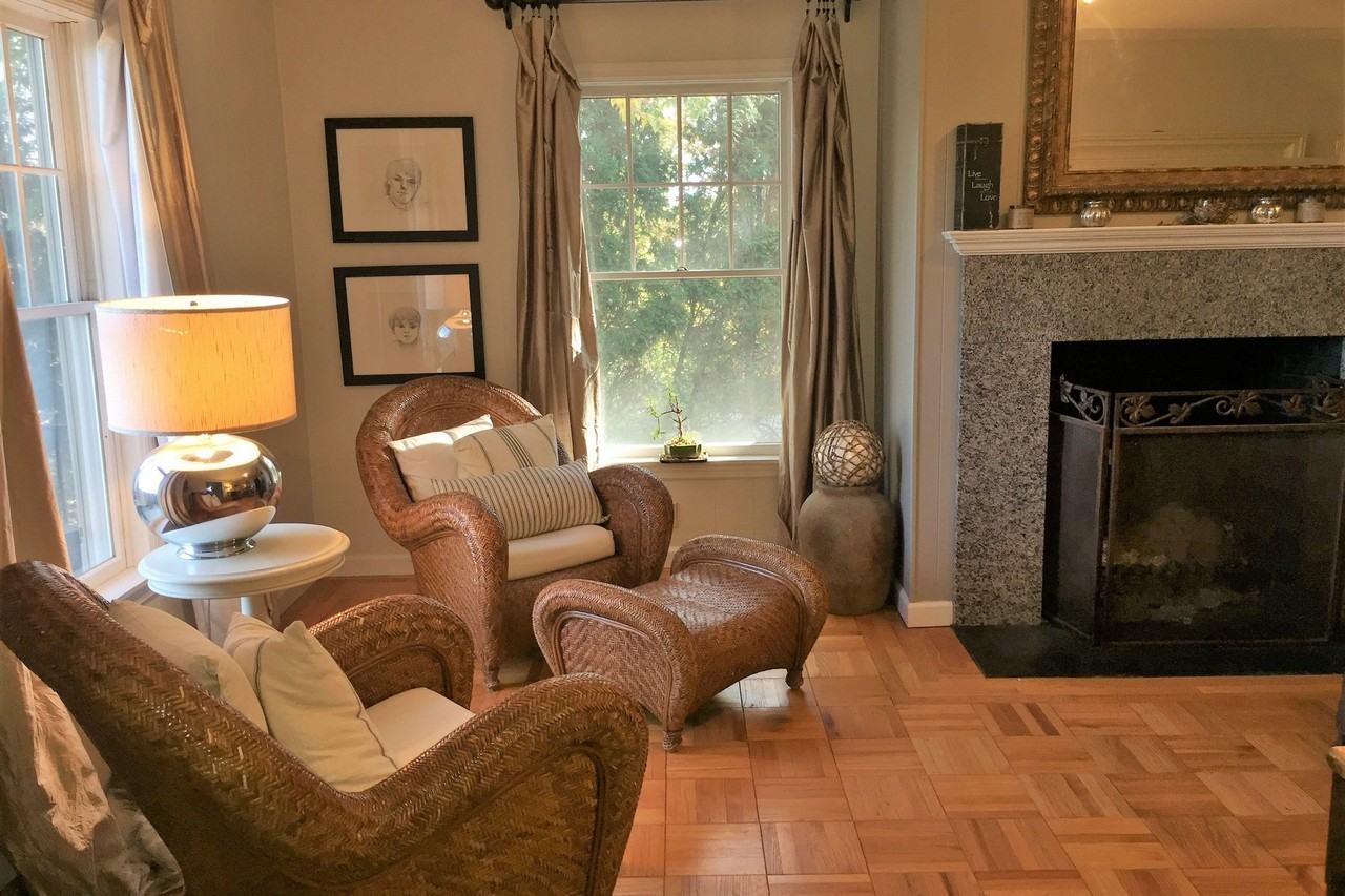 21-13 High St - Photo 3 of 15