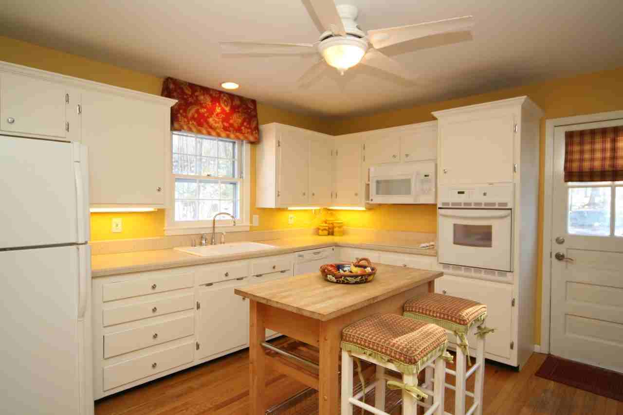 61 Knollwood Dr - Photo 2 of 18