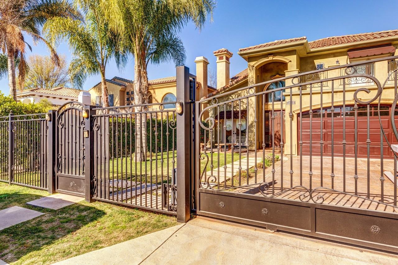 14739 Hesby St - Photo 2 of 16