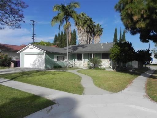 893 Lees Ave - Photo 2 of 10