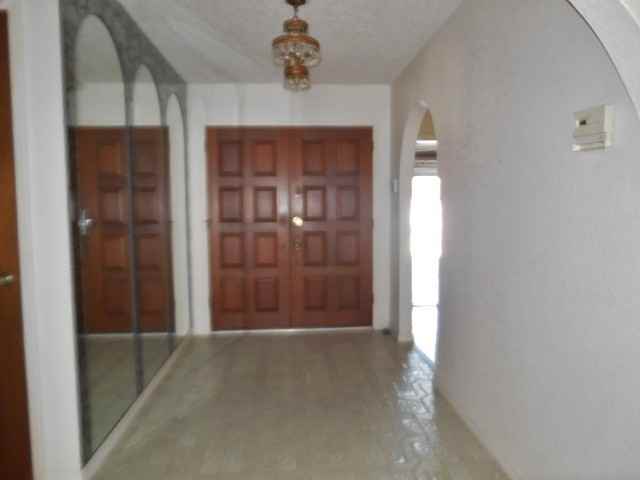 16104 Surrey Dr - Photo 2 of 15