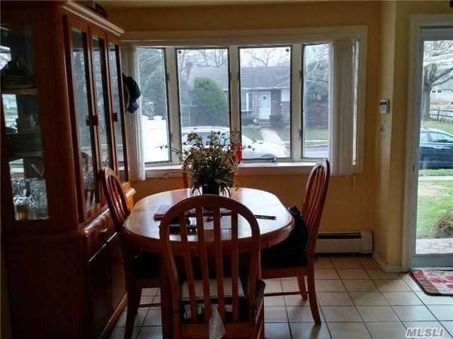 550 Poplar Ln - Photo 2 of 8