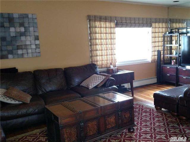 550 Poplar Ln - Photo 3 of 8