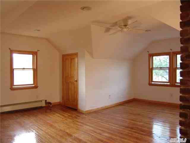 231-09 87th Ave - Photo 2 of 6