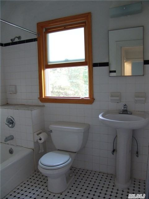 231-09 87th Ave - Photo 3 of 6