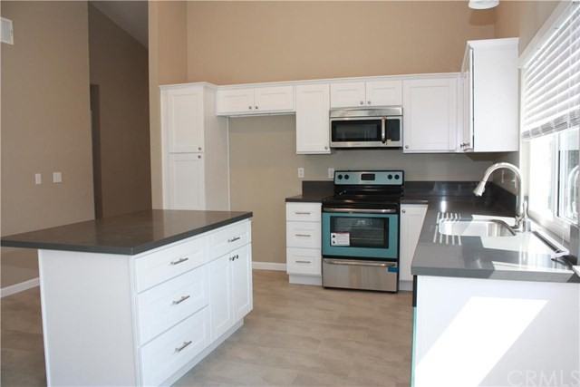 1622 Aspen St - Photo 3 of 17