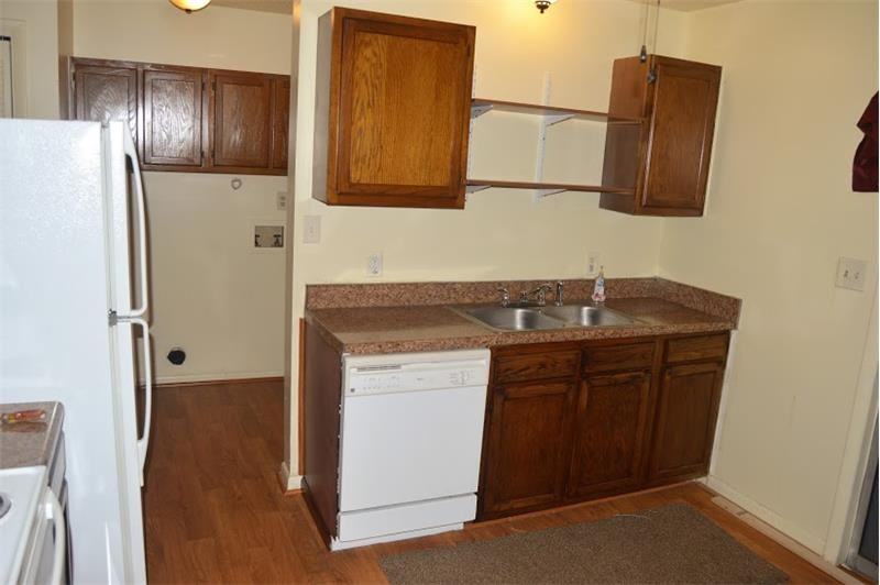 712 32nd St - Photo 3 of 12