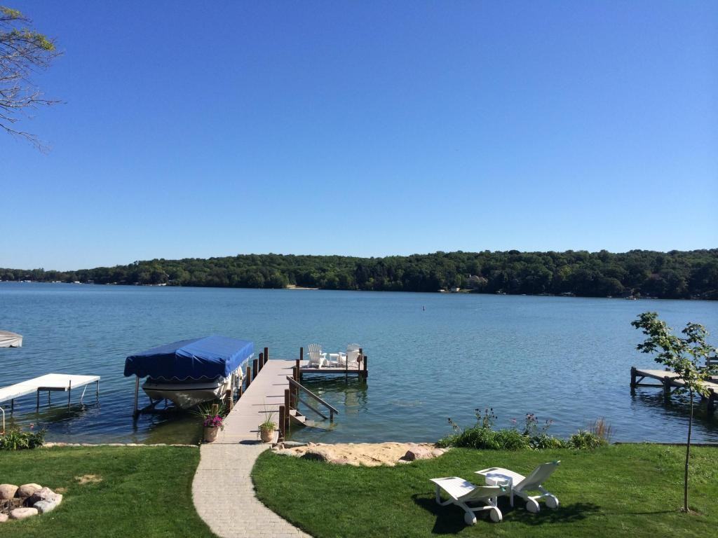 1557 Milwaukee St - Photo 2 of 20