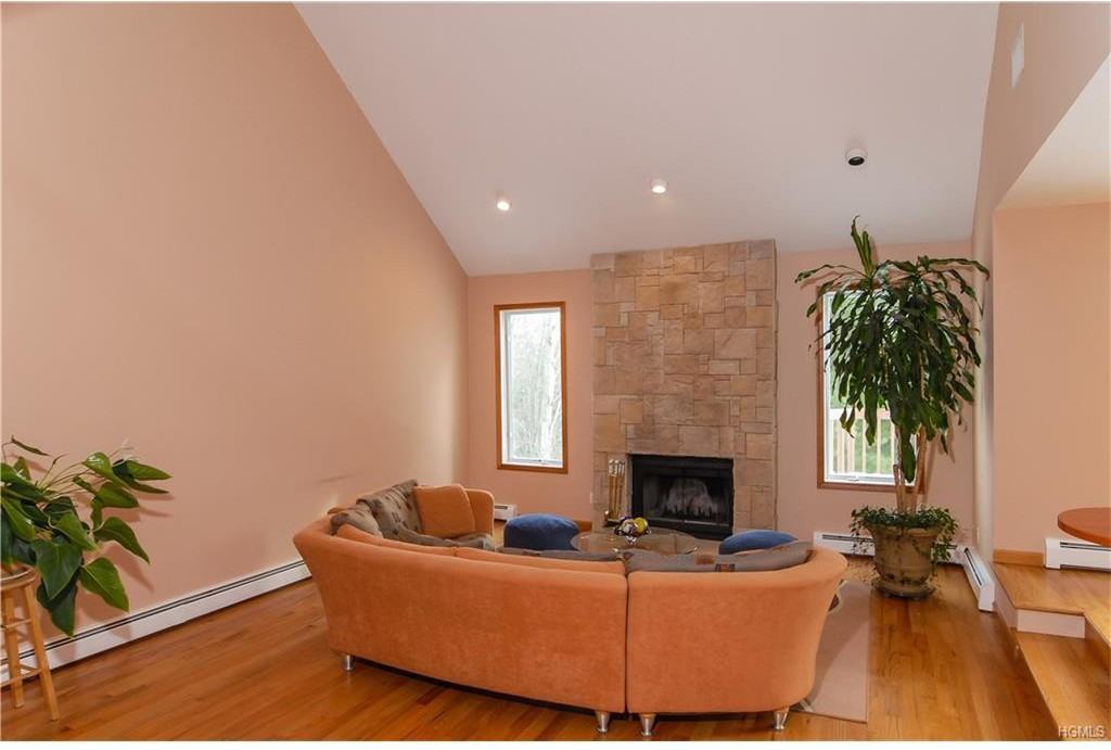 9 Greenwood Ct - Photo 3 of 30