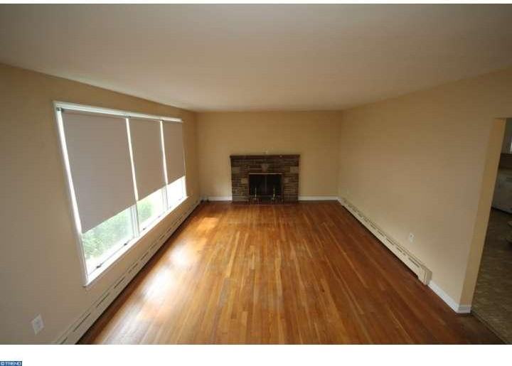 618 Arena Dr - Photo 3 of 16
