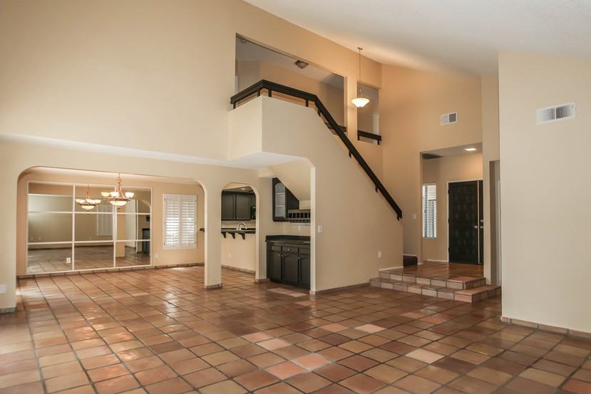 5709 Muirfield Dr - Photo 3 of 20