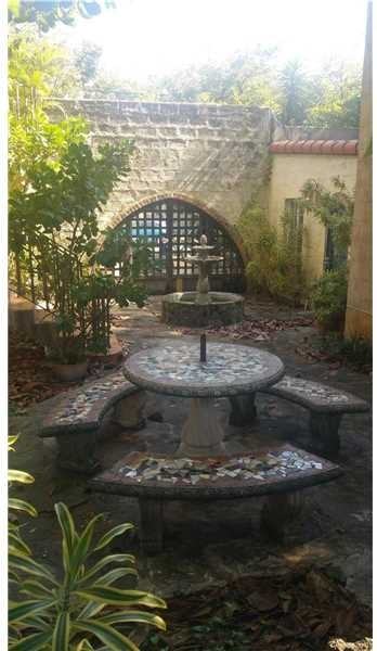 2728 Calusa St - Photo 3 of 8