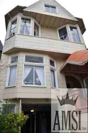 1809 Broadway - Photo 3 of 12