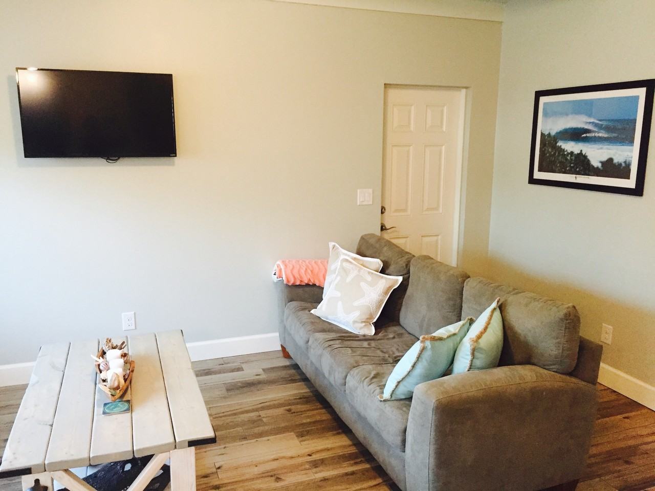 1007 S Banana River Dr - Photo 2 of 7