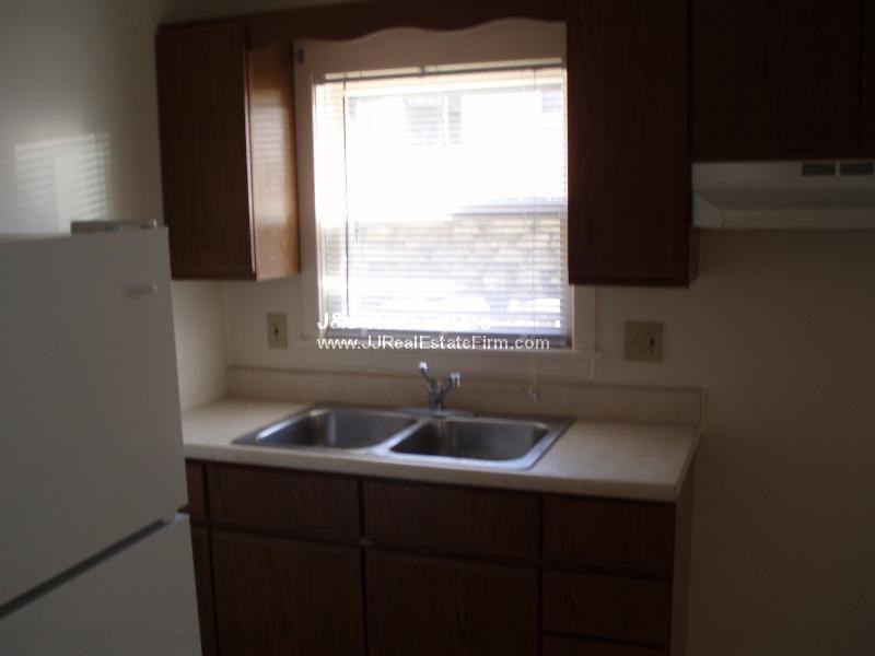 33 Chestnut St 1B - Photo 3 of 6