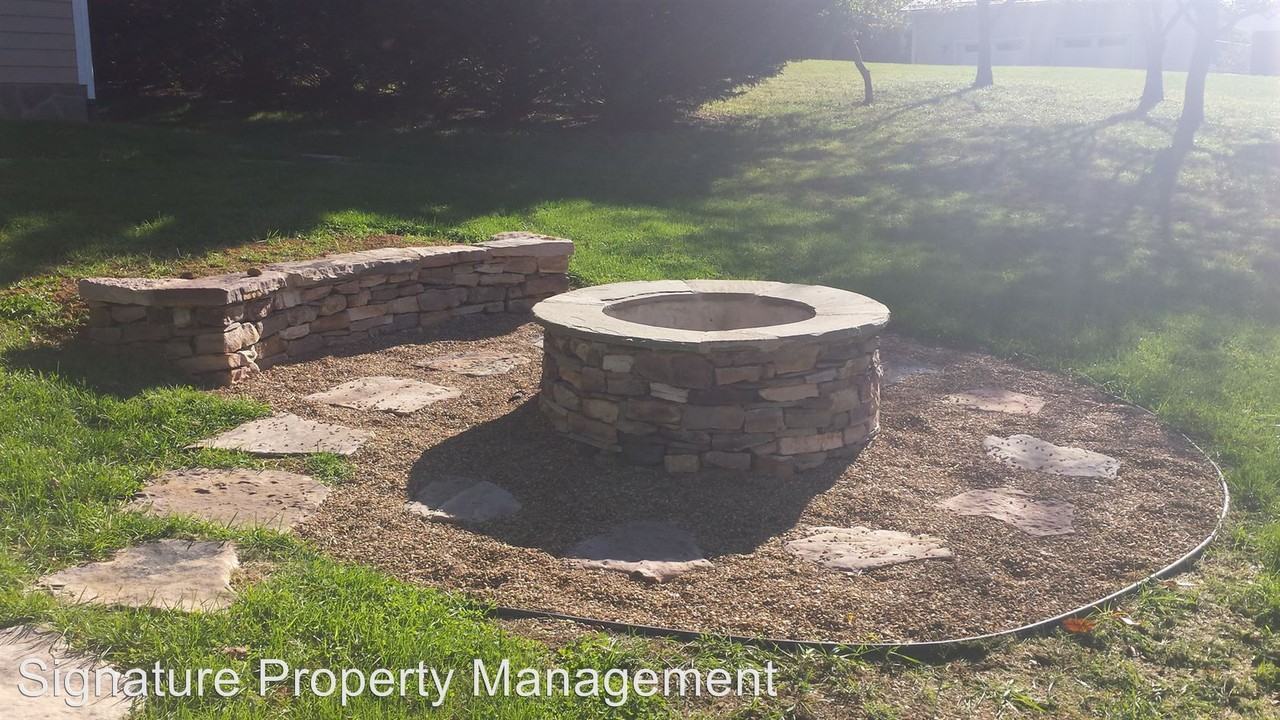 903 Palmer Dr - Photo 2 of 19