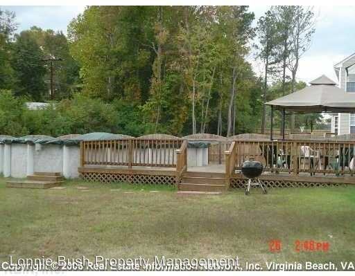 1005 English Oak Dr - Photo 2 of 12