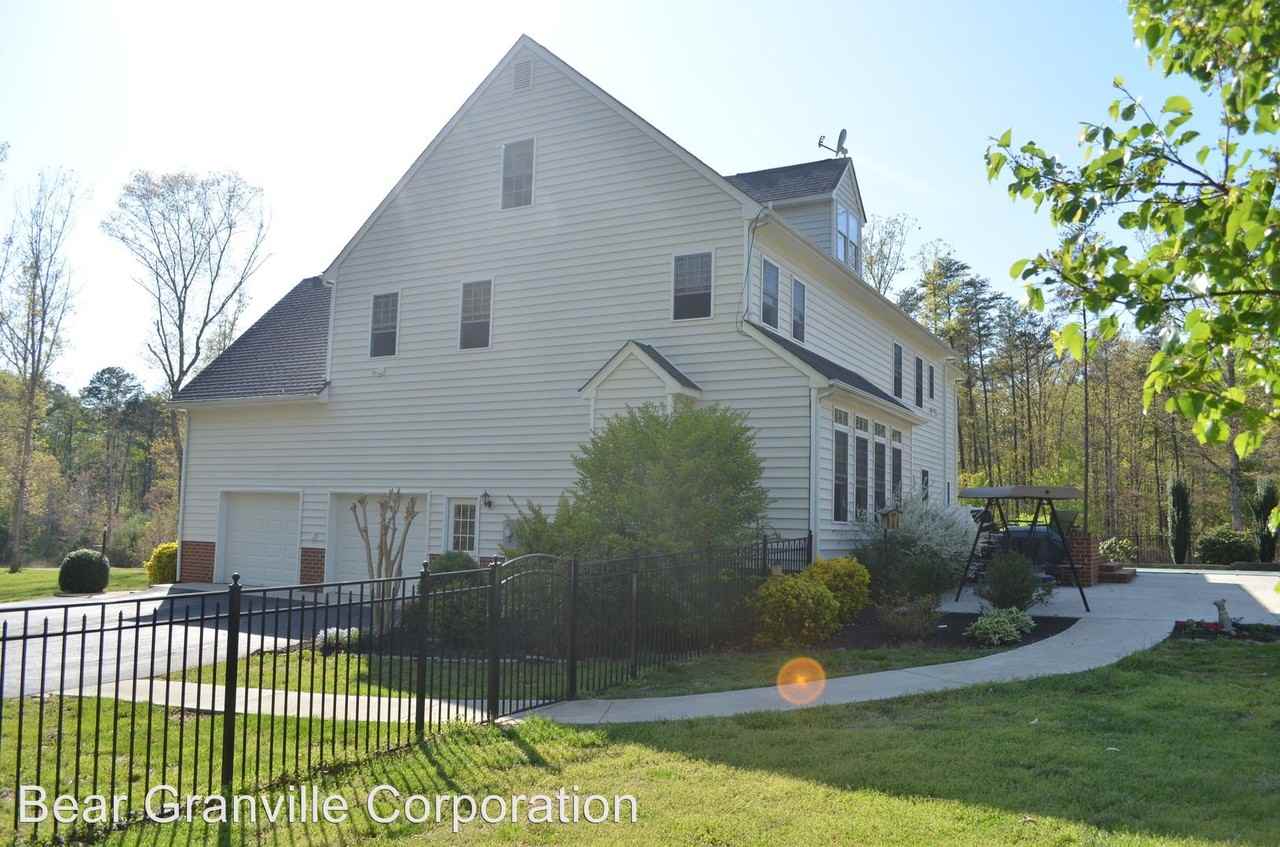 15230 Whispering Wind Cir - Photo 3 of 20