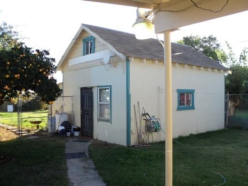 2990 38th Ave - Photo 2 of 4