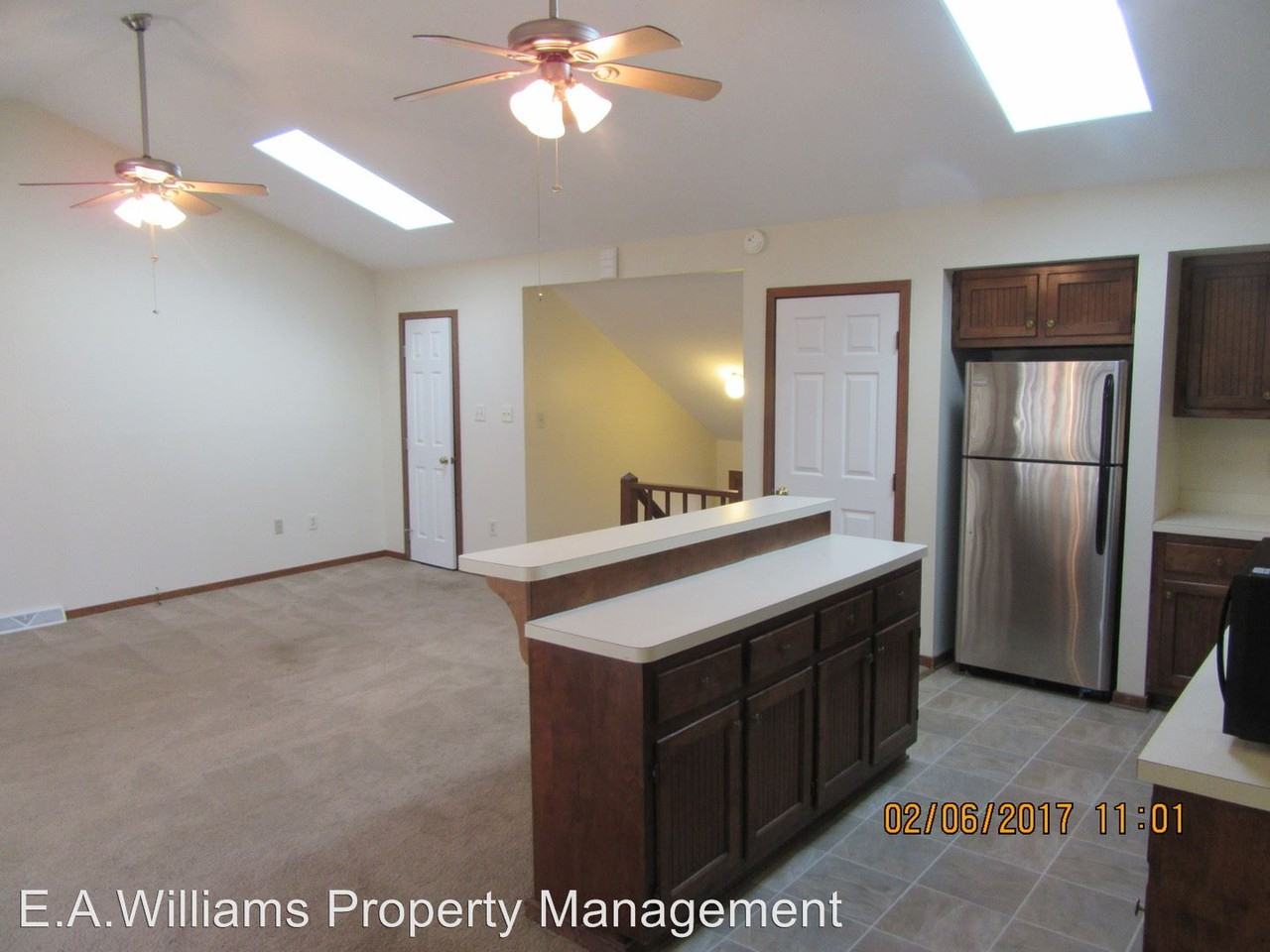 813 W 29th St - Photo 3 of 13