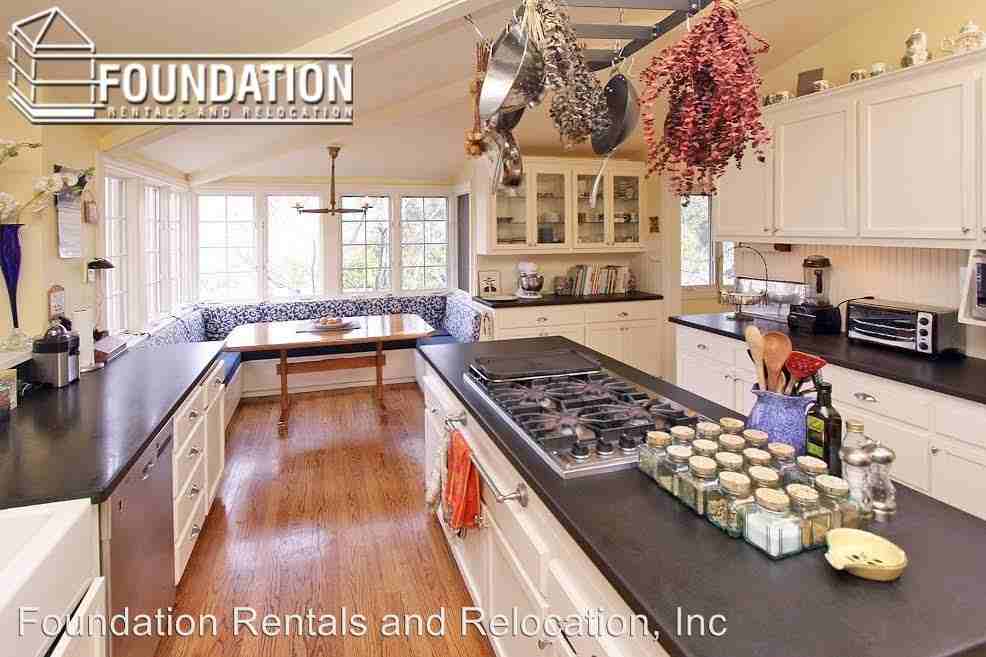 10 Dutch Valley Ln - Photo 3 of 19