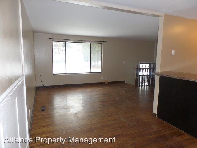 445 E 3100 N - Photo 3 of 12