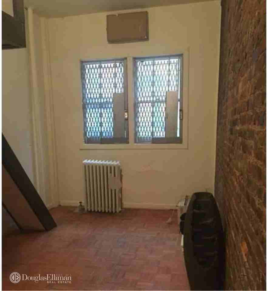 West 21st Street & 8th Ave #1B