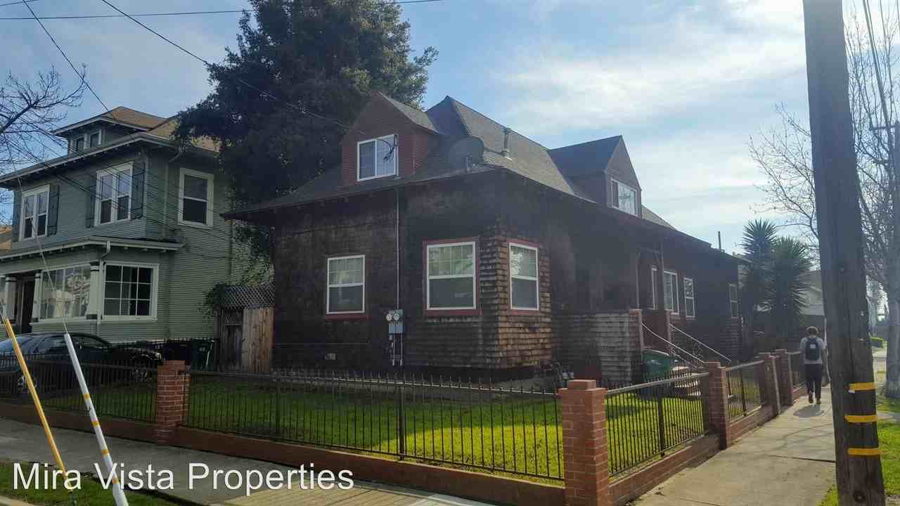 6124 Dover St - Photo 2 of 12