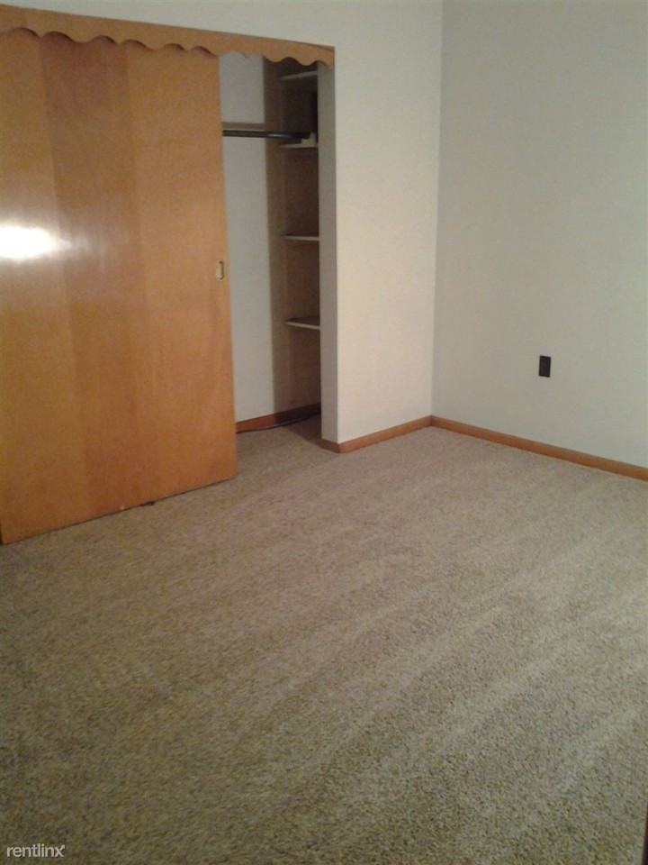 651 McKean Ave - Photo 3 of 9