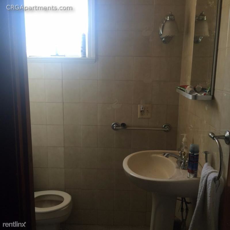 569 Main St - Photo 3 of 10