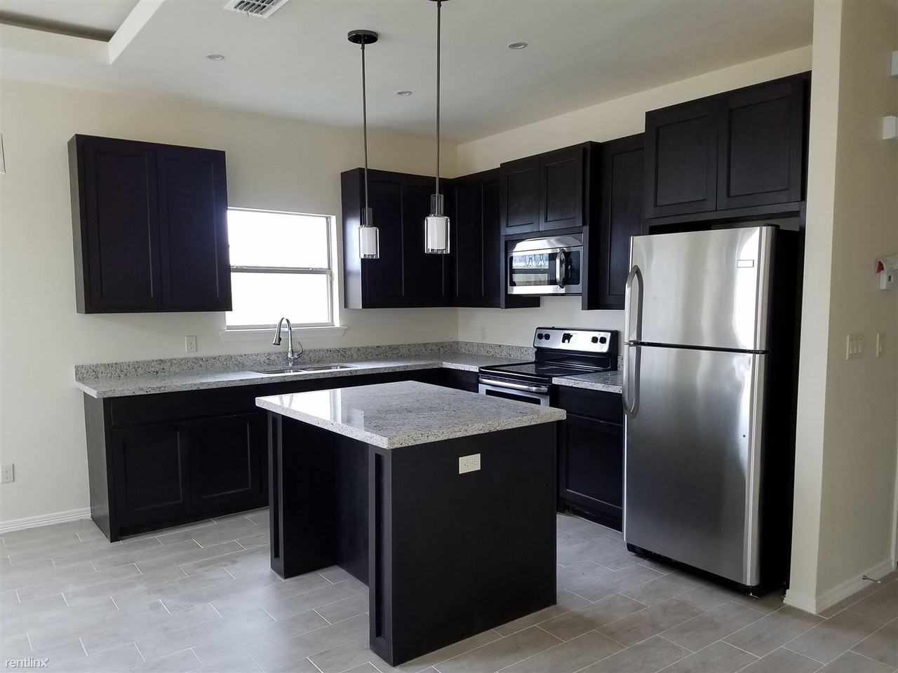 209 Teak Dr - Photo 2 of 8