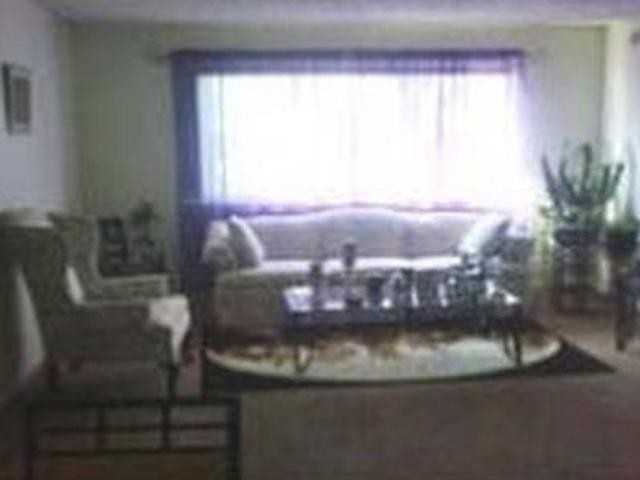 1135 E John St - Photo 3 of 11