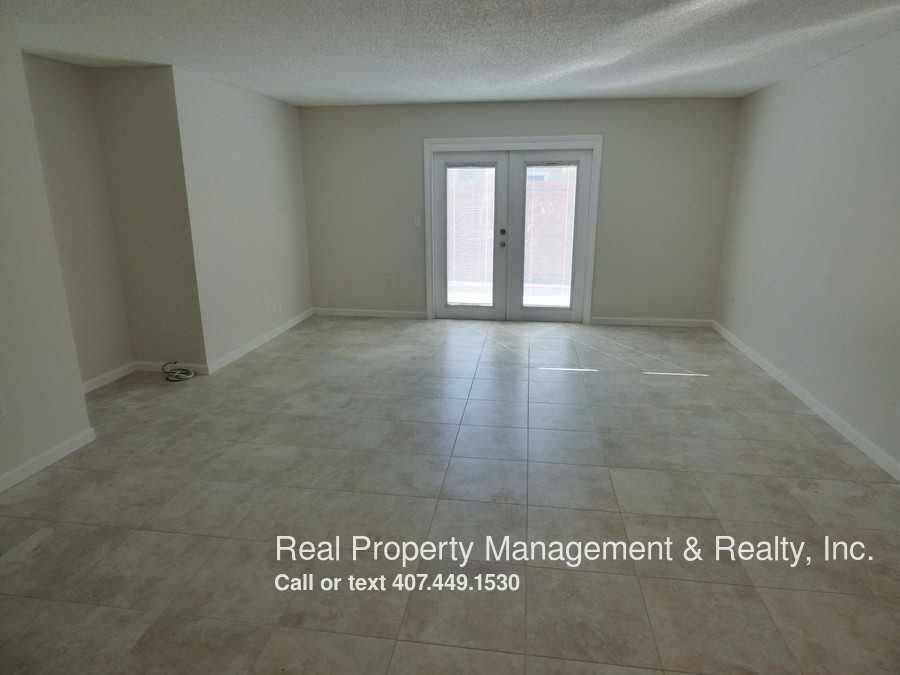 217 Dorchester Square - Photo 2 of 12