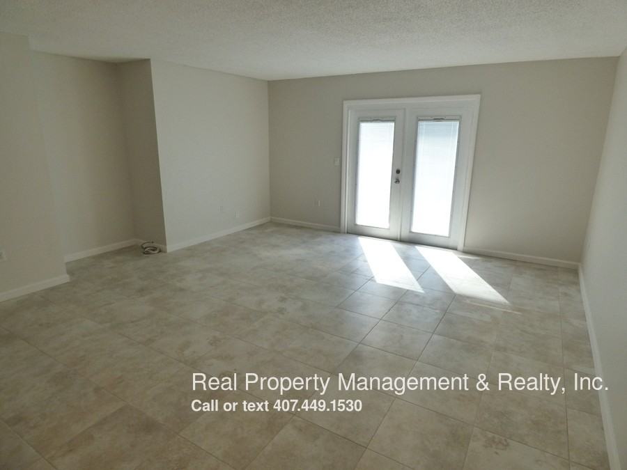 217 Dorchester Square - Photo 3 of 12