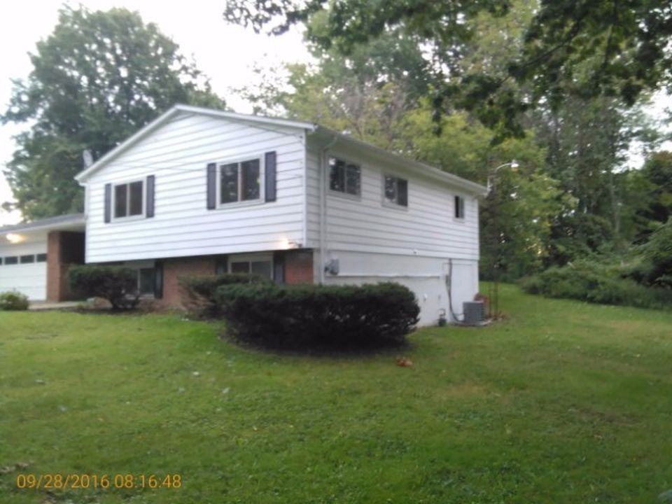 1508 W 17th St - Photo 3 of 24