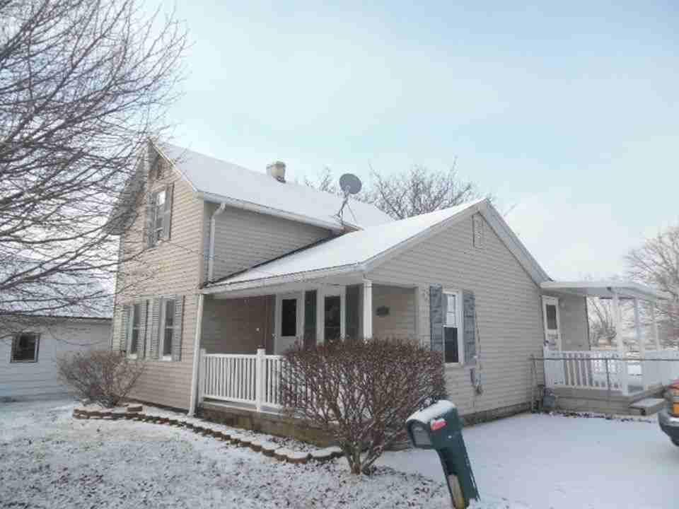 202 S Main St - Photo 2 of 6