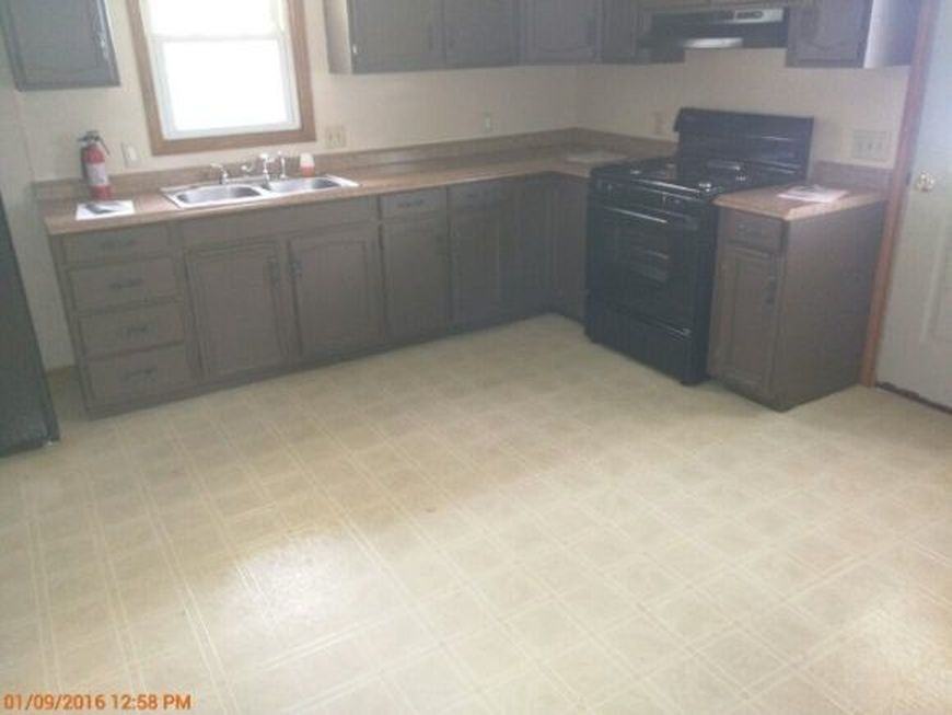 202 S Main St - Photo 3 of 6