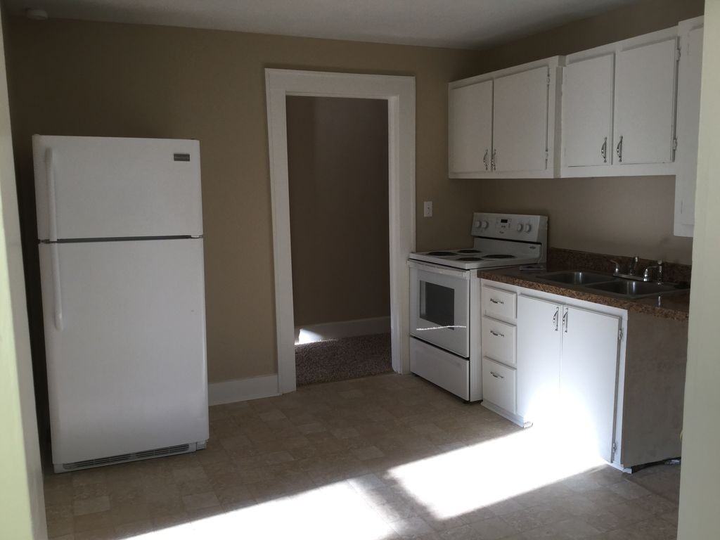 116 Church St - Photo 3 of 12