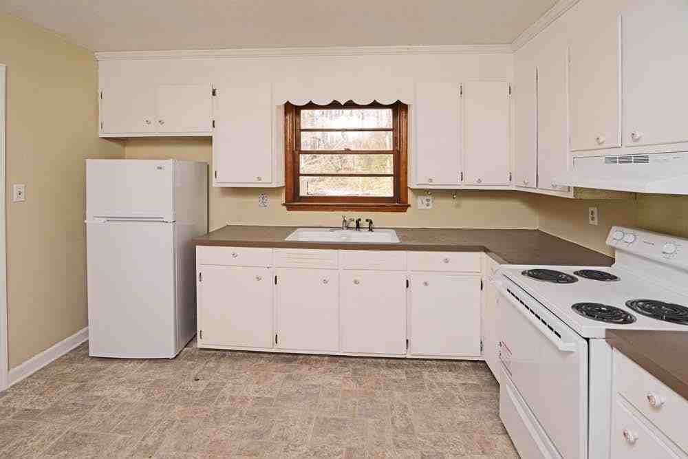 6506 Fairway Dr - Photo 2 of 10