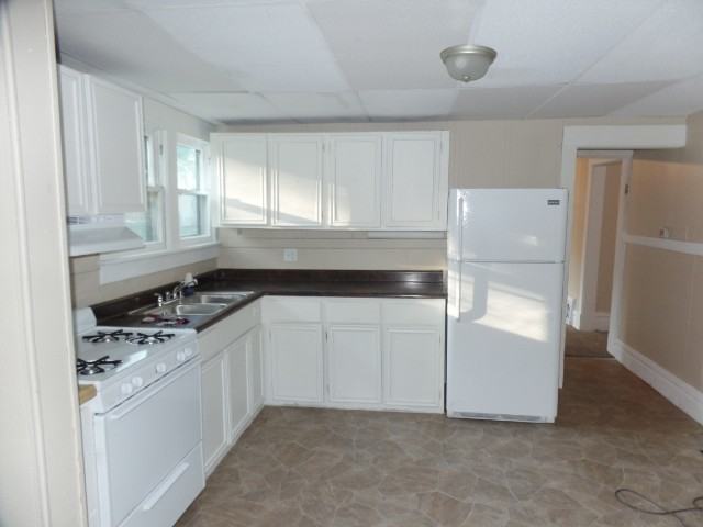 672 W Lexington Ave - Photo 2 of 7