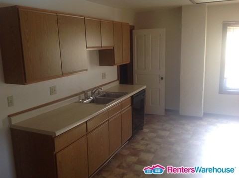 106 S High St - Photo 3 of 9