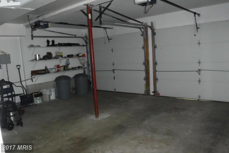 300-498 Greenpoint Landing - Photo 3 of 30