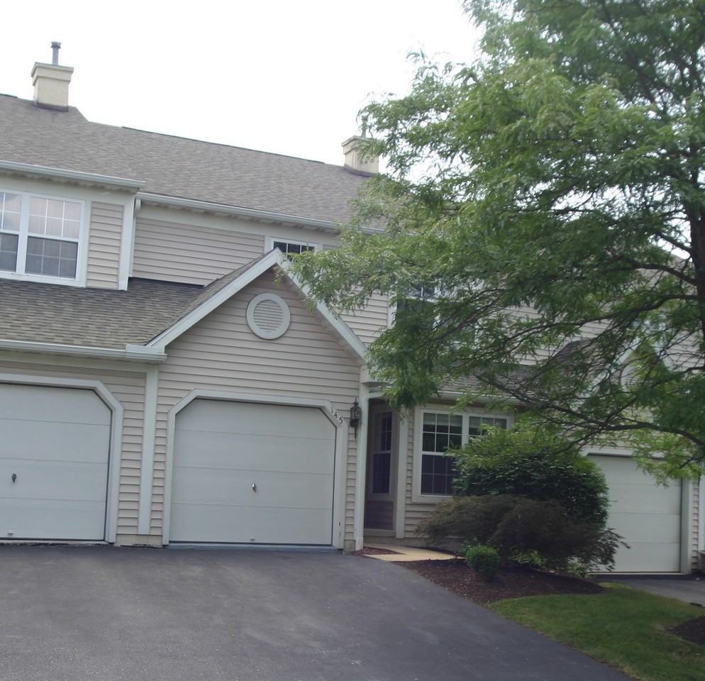 145 Wellington Ct - Photo 2 of 22