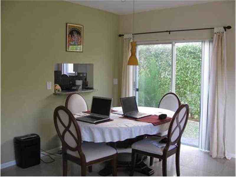 10547 NW 57th St 10547 - Photo 2 of 9