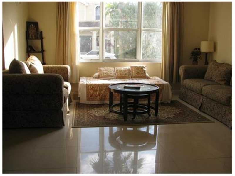 10547 NW 57th St 10547 - Photo 3 of 9