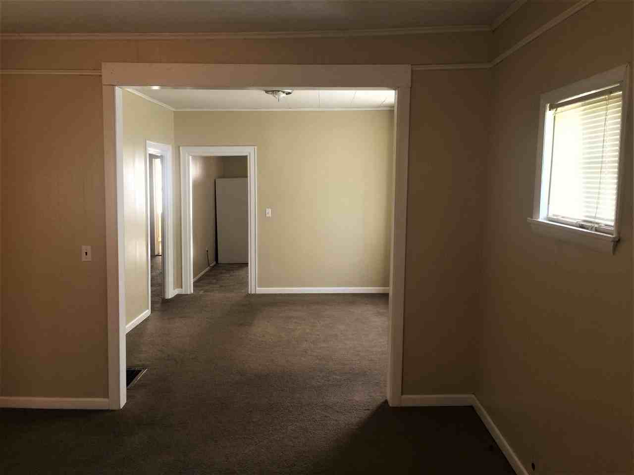 914 Florida St - Photo 3 of 8