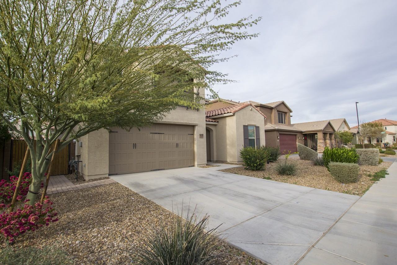 2216 E Brigadier Dr - Photo 3 of 25