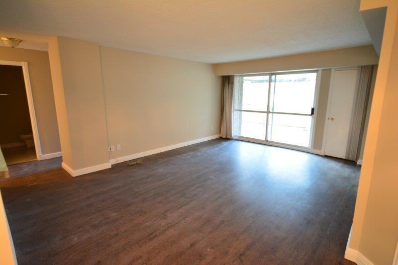 201 Brae Glen Close SW - Photo 3 of 10