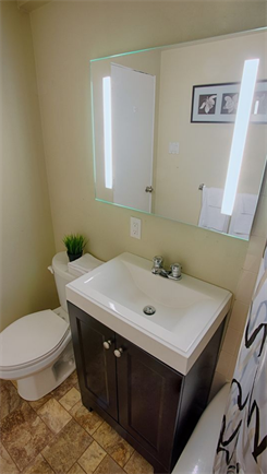 1018 Memorial Dr NW - Photo 3 of 4